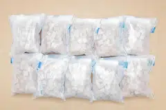 HEROIN DIRAMPAS: 10 bungkusan heroin dengan jumlah berat  4,723 gram ditemui dalam sebuah beg di but kereta berdaftar di Malaysia. 