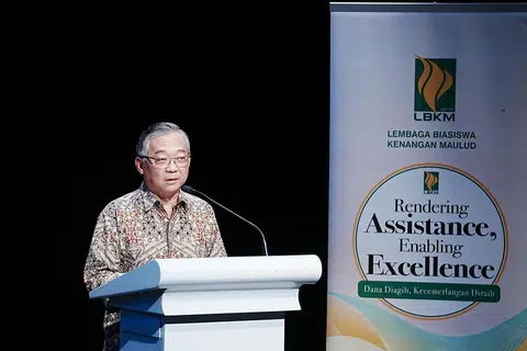 Encik Gan berkata adalah penting membangun masyarakat inklusif sedang kita memburu kejayaan. 