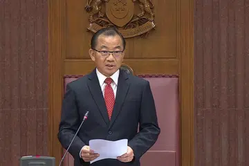 BERI PERINGATAN: Encik Seah Kian Peng memberitahu anggota Dewan supaya berhati-hati mengendali diri sendiri dan mempertanggungjawabkan satu sama lain tanpa rasa takut.