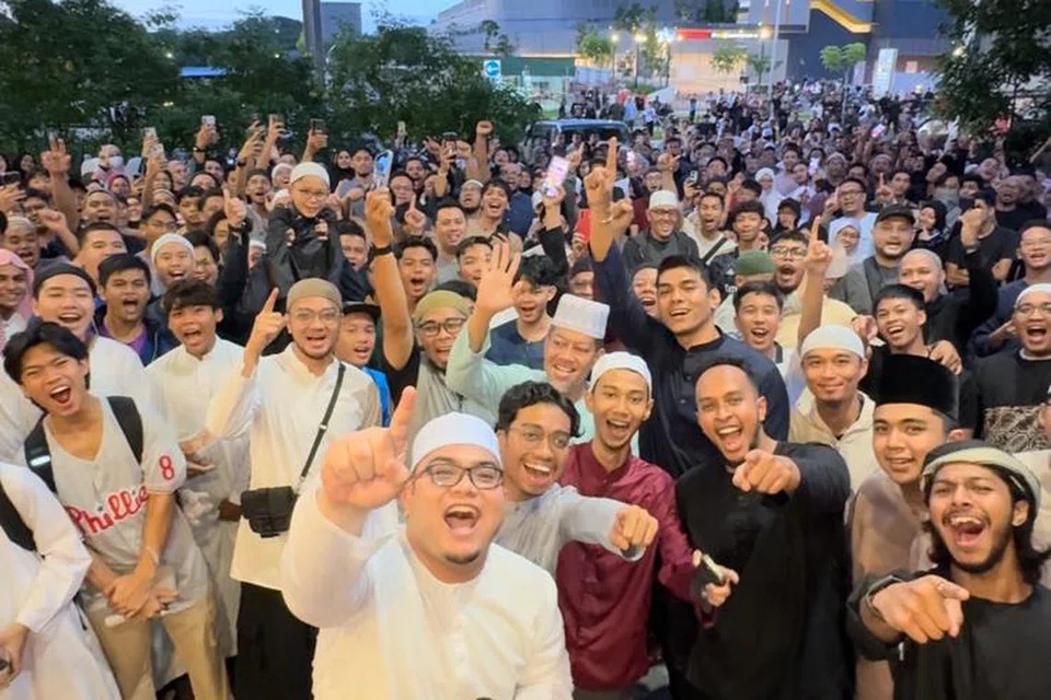 ‘SUBUH MACAM JUMAAT’: Syarikat Singapura Al Fajr SG mengendalikan kempen #GengSubuhMacamJumaat di Masjid Yusof Ishak pada 6 Januari. Lebih 3,500 jemaah hadir menyokong kempen itu.