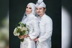 Walaupun gagal melunaskan hutang pinjaman Majlis Amanah Rakyat (Mara), pelakon dan usahawan, Rozita Che Wan dan suaminya, Zain Saidin tetap menyambut ulang tahun perkahwinan ke-11 mereka pada 11 Disember.