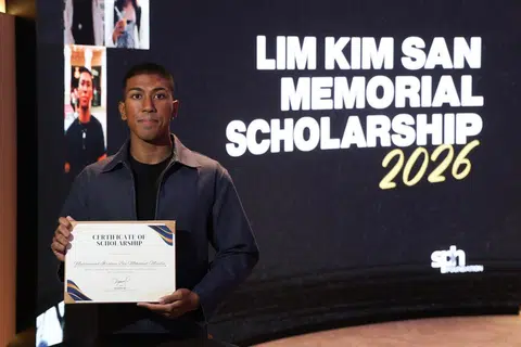 Penuntut Universiti Teknologi Nanyang (NTU), Encik Muhammad Ibrahim Mohamed Maidin, merupakan antara 16 penerima Biasiswa Peringatan Lim Kim San.