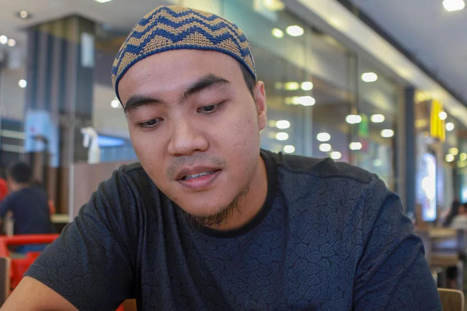 Encik Zaidi Abu Bakar (gambar atas)