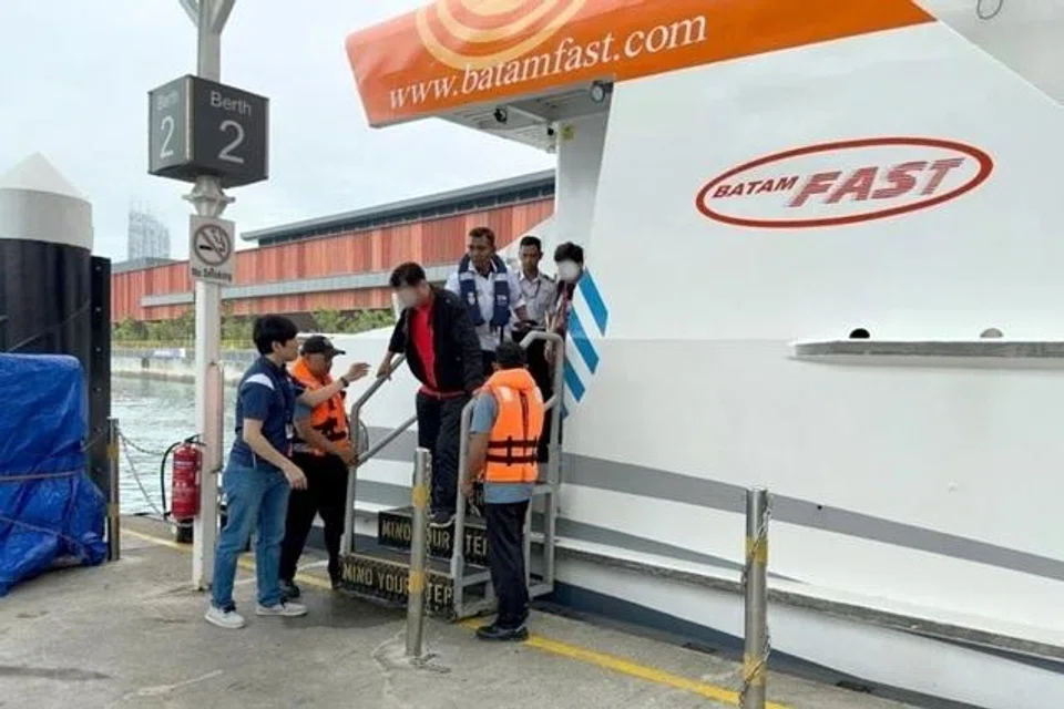 MPA, World Legacy, cruise terbakar, kapal terbakar 