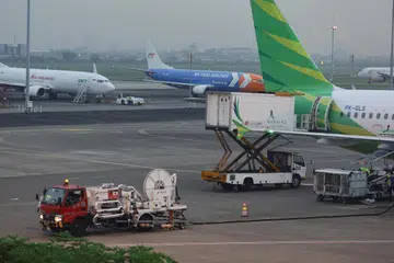 Pihak berkuasa Indonesia menyatakan harga bahan api penerbangannya masih kompetitif berbanding harga serantau di sebalik kenaikan harga baru-baru ini.