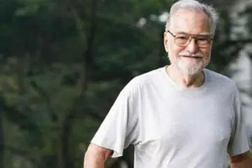 UNGKU AZIZ: Terus berbakti dalam bidang ekonomi, bahasa dan penyantunan masyarakat sehingga usia lewat senja. - Foto MERDEKA AWARD