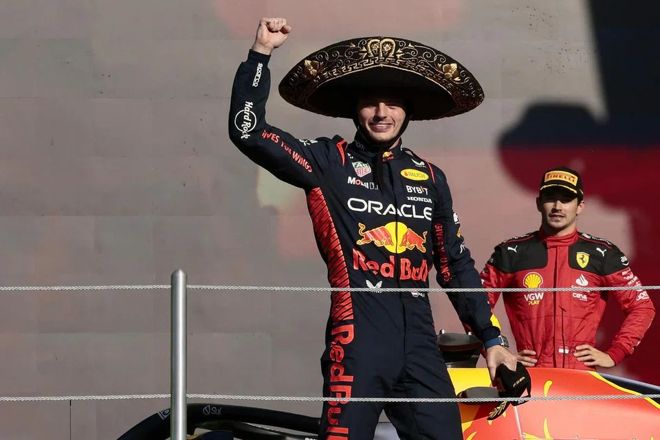 CAPAI REKOD: Pemandu Red Bull, Max Verstappen, meraikan kejayaan di podium selepas menjuarai Grand Prix Mexico di Autodromo Hermanos Rodriguez, Mexico City pagi Isnin. 