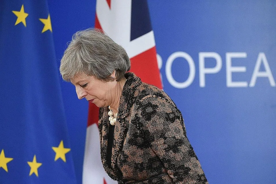 KEDUDUKAN LEMAH: Walaupun menang undi yakin yang dibawa anggota partinya sendiri, kedudukan Cik May sebagai Perdana Menteri Britain menjadi lemah akibat pemberontakan dalam kalangan penyokong Anggota Parlimen beliau. - Foto AFP