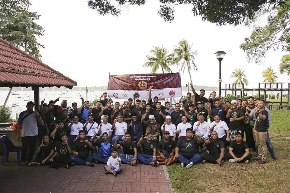 BERKUMPUL RAI ULANG TAHUN KE-89 KUMPULAN: Seramai 250 anggota lama dan baru Jawi Perkumpulan Kompang berkumpul di calet Changi Seafront awal bulan lalu untuk berkenalan dan mengetahui perkembangan kumpulan tersebut.