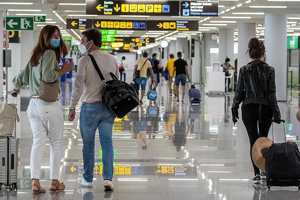 BUKA SEMPADAN: Negara Eropah, seperti Sepanyol, telah membuka sempadan mereka kepada penduduk EU lain, namun masih belum membuka kepada penduduk bukan EU. - Foto EPA-EFE