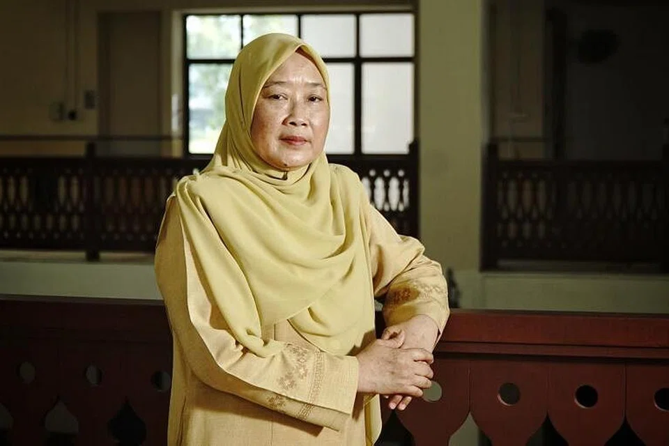Dalam era pandemik Covid-19 ini, Cik Faridah Mansor ditugas melaksanakan pendaftaran masuk SafeEntry jemaah. Sebagai naib bendahari masjid, beliau turut terlibat dalam pasukan yang merancang pengumpulan dana bagi menyokong kerja menaik taraf masjid yang akan dijalankan.