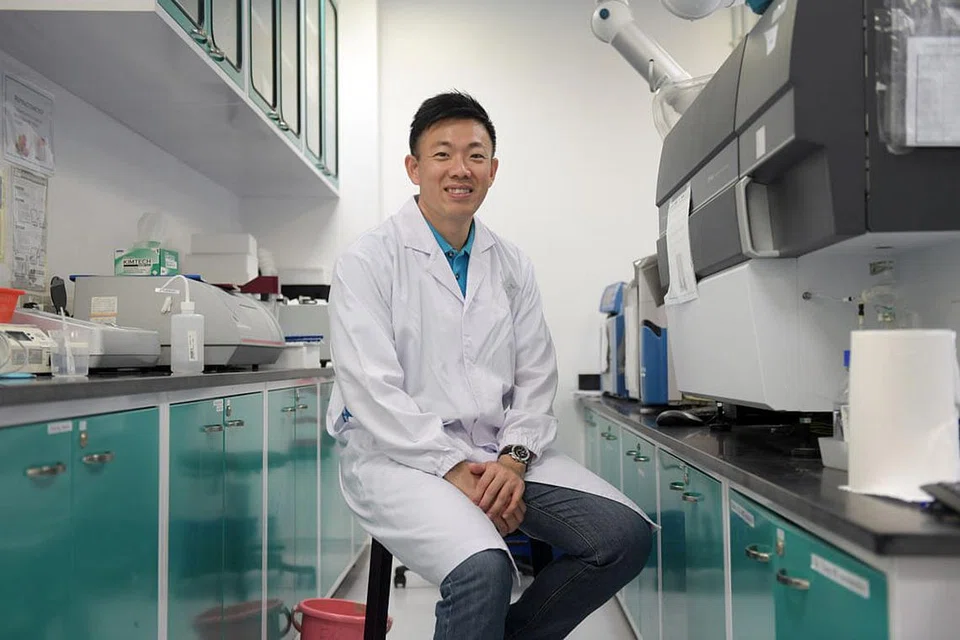 BAKAL HASILKAN PRODUK SKALA KOMERSIAL: Menurut Encik Ricky Lin, pengasas 'start-up' syarikat teknologi makanan Life3 Biotech, beliau senang hati dengan tahap kesedaran awam tentang daging yang dibuat daripada tanaman yang meningkat di Singapura pada masa ini. - Foto BM oleh ALPHONSUS CHERN
