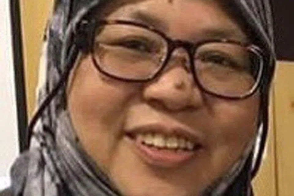 PENULIS: Pasidah Rahmat penulis cerita kontot (certot) Dia Tetap Isteriku.