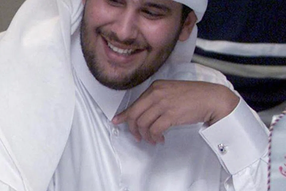 SHEIKH JASSIM: Banker Qatar, Sheikh Jassim Hamad Al-Thani, mahu membeli keseluruhan Manchester United.