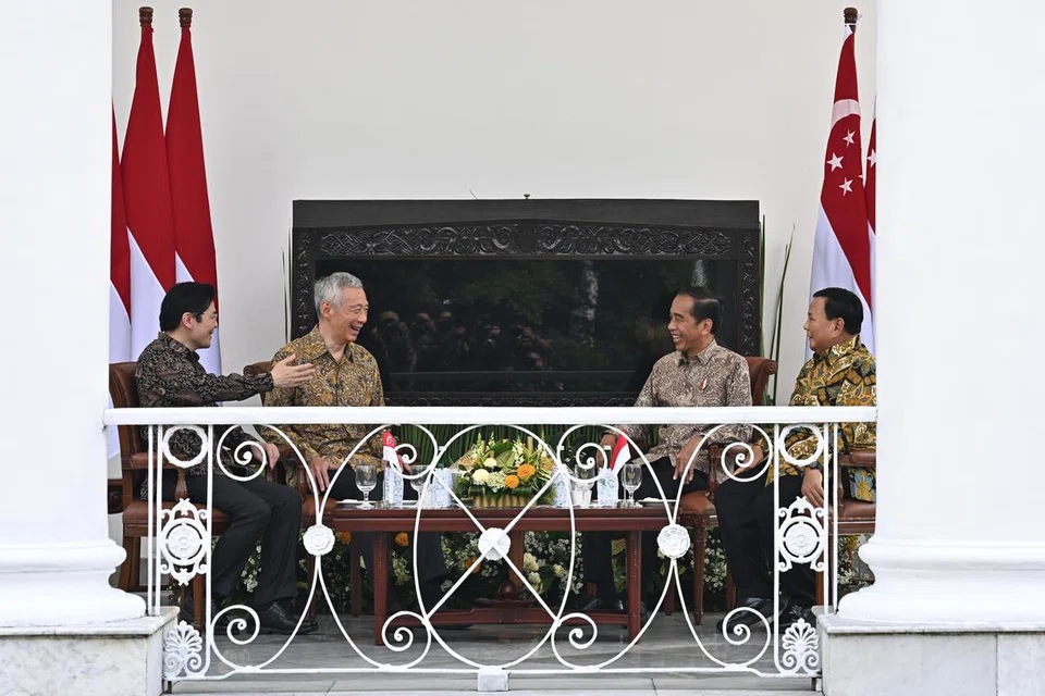 Rahat Pemimpin Singapura-Indonesia yang diadakan di Bogor, Indonesia, tahun ini menyaksikan pertemuan lapan mata antara pemimpin kededua negara – Perdana Menteri, Encik Lee Hsien Loong, dan Presiden Indonesia, Encik Joko Widodo – serta bakal pengganti mereka, Timbalan Perdana Menteri, Encik Lawrence Wong; dan bakal Presiden Indonesia, Encik Prabowo Subianto.