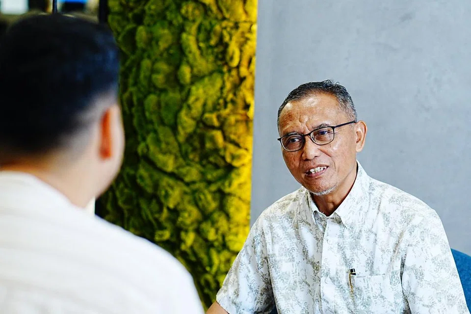 Pemangku Presiden Lembaga Biasiswa Kenangan Maulud (LBKM), Encik Djuanda Kamid (kanan), berhasrat meneruskan visi pertubuhan itu dalam menjadi institusi biasiswa terbaik bagi membangun sebuah masyarakat cemerlang.