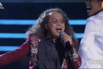 PUJIAN PENGADIL: Kehebatan vokal Jatt Ali (atas) dan Hady Mirza serta daya persembahan mereka dalam peraduan realiti Gegar Vaganza 6 kelmarin diakui pengadil tetap, Datuk Ramli MS dan Hetty Koes Endang. Mereka turut mendapat pujian warganet di media sosial, sebilangan besarnya penduduk Singapura yang ingin melihat prestasi cemerlang bakat Singapura. - Foto ASTRO GEMPAK