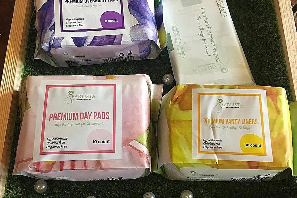 MAJLIS MERIAH: Selain menyambut ulang tahun salun rambutnya, Pearlista, yang kelima pada majlis yang berlangsung di Kaw Kaw SG di Aliwal Street baru-baru ini, usahawati Nura J turut melancarkan produk intim terbarunya (gambar atas) bagi kaum wanita. - Foto BM oleh HANIM MOHD SALEH
