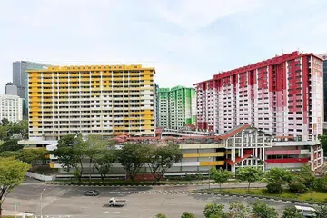 AKAN DIROBOH: Rochor Centre akan dirobohkan secara bertahap mulai 26 Jun dan dijangka dirobohkan sepenuhnya menjelang April tahun depan.