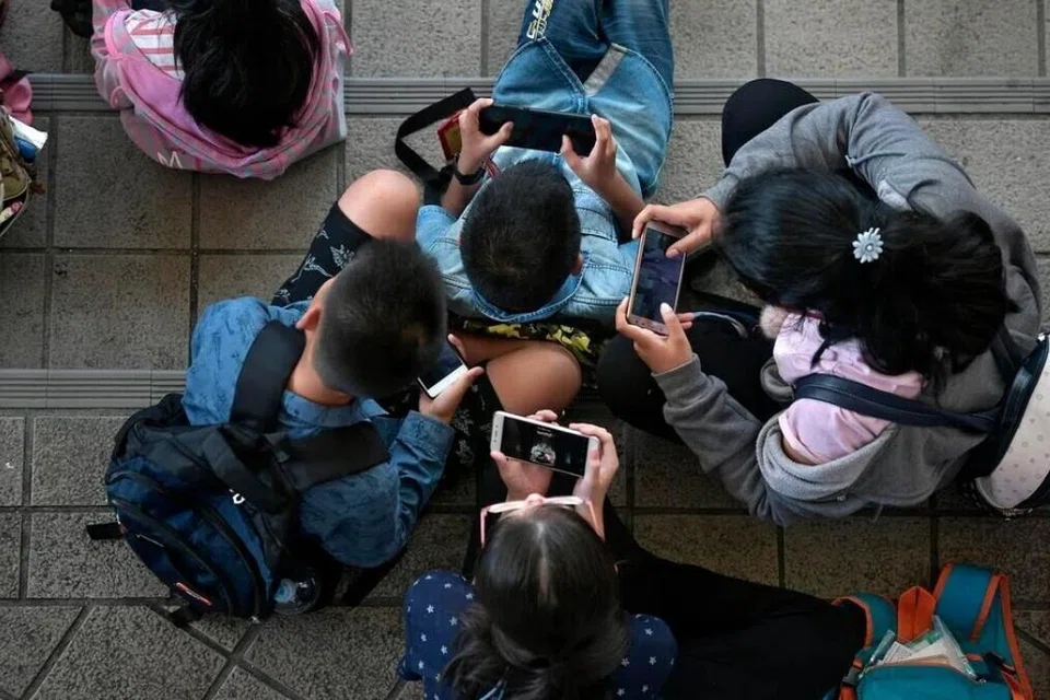 penglibatan ibu bapa, waktu skrin kanak-kanak, kemahiran sosial, kajian