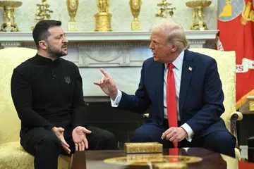 Presiden Amerika Syarikat, Encik Donald Trump (kanan), dan Presiden Ukraine, Encik Volodymyr Zelensky, saling bertengkar di Pejabat Oval pada 28 Februari.