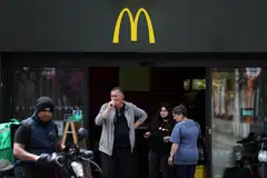 MOHON MAAF:  Ketua McDonald’s di Britain memohon maaf selepas stesen Perbadanan Penyiaran British (BBC) melaporkan dakwaan salah laku seksual, perkauman dan buli oleh kakitangan di syarikat makanan segera terbesar itu.