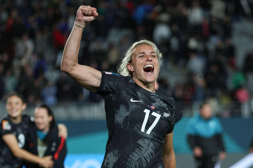 GOL KEMENANGAN: Pemain hadapan New Zealand, Hannah Wilkinson merayakan gol pertama dalam kejohanan Piala Dunia Wanita 2023 pada Khamis, sekaligus mencipta kemenangan penuh emosi, mengalahkan pasukan Norway.