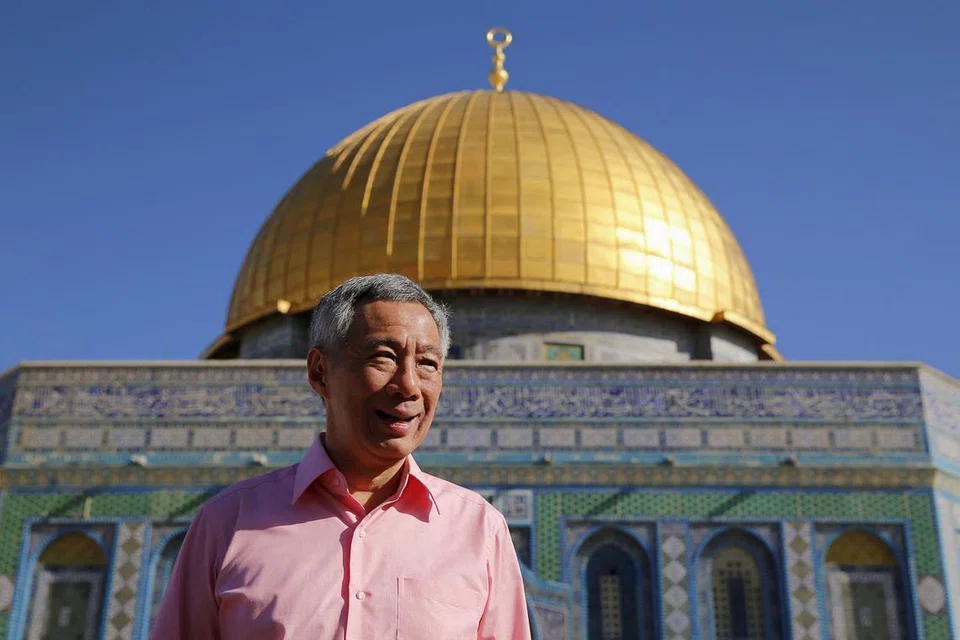 TERUJA: Encik Lee berharap penyelesaian dapat dicapai yang membolehkan tapak bersejarah seperti Qubbatus Sakhra dikongsi setiap penganut agama. - Foto REUTERS