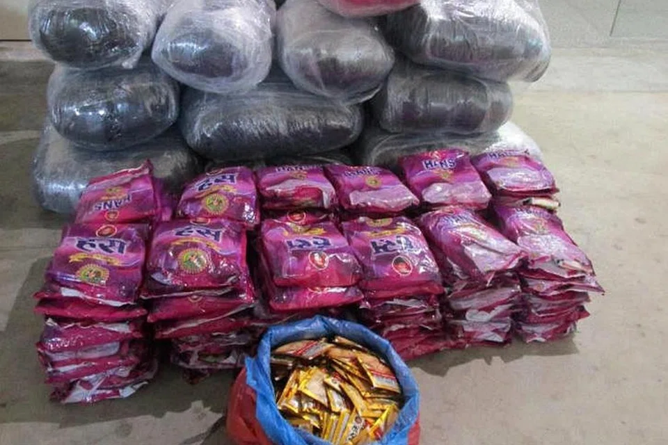 Tembakau kunyah yang dirampas merupakan bekalan bagi kawasan Little India dan Tuas. Foto: HSA 