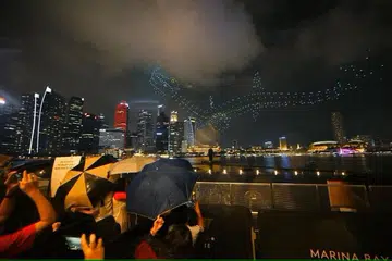 Pertunjukan selama 10 minit, di sepanjang persiaran Marina Bay Waterfront, menampilkan 1,500 dron yang berlegar di angkasa.