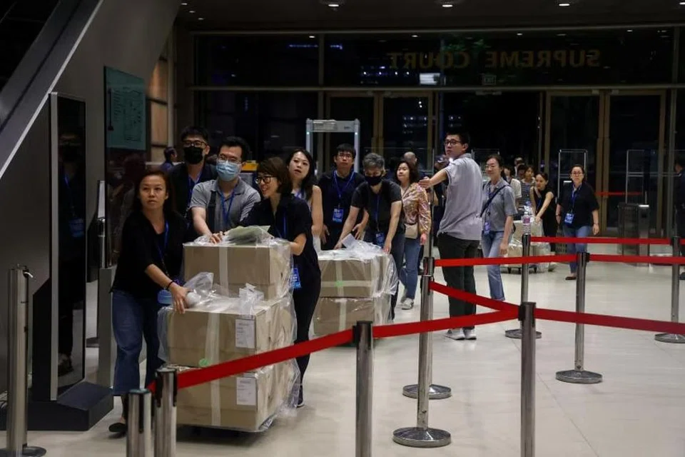 Kotak undi semasa Pilihan Raya Presiden 2023 tiba di Mahkamah Tinggi, di mana ia disimpan dalam keadaan selamat.