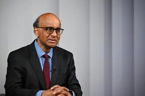 KELEBIHAN ‘UNIK’: Pengalaman yang meluas dan mendalam Encik Tharman memberikannya kelebihan “unik” bagi dirinya berbanding calon Pilihan Raya Presiden lain. 