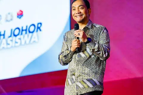 Onn Hafiz, BN Johor, Kerajaan Persekutuan