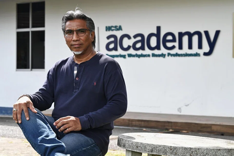 SEDAR AKAN KESAN PADA KELUARGA: Encik Mohammad Feroz Haron membuat keputusan untuk berjauhan dengan dadah setelah menyedari bahawa isteri dan anak-anaknya terabai.