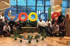 TEROKA CARA DEKATI BELIA: Sekumpulan asatizah daripada Rangkaian Belia Asatizah (AYN) menyertai bengkel kendalian Google mengenai pendekatan digital baru-baru ini. - Foto MAJLIS UGAMA ISLAM SINGAPURA