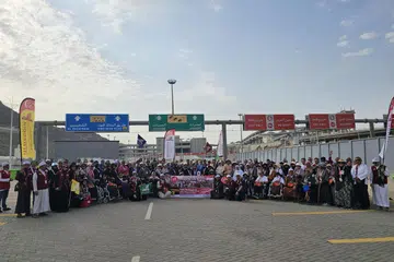 Jemaah Jalaluddin Travel & Services di kawasan Mina berhadapan Kompleks Jamrah. Foto dirakam pada musim haji 2024. 