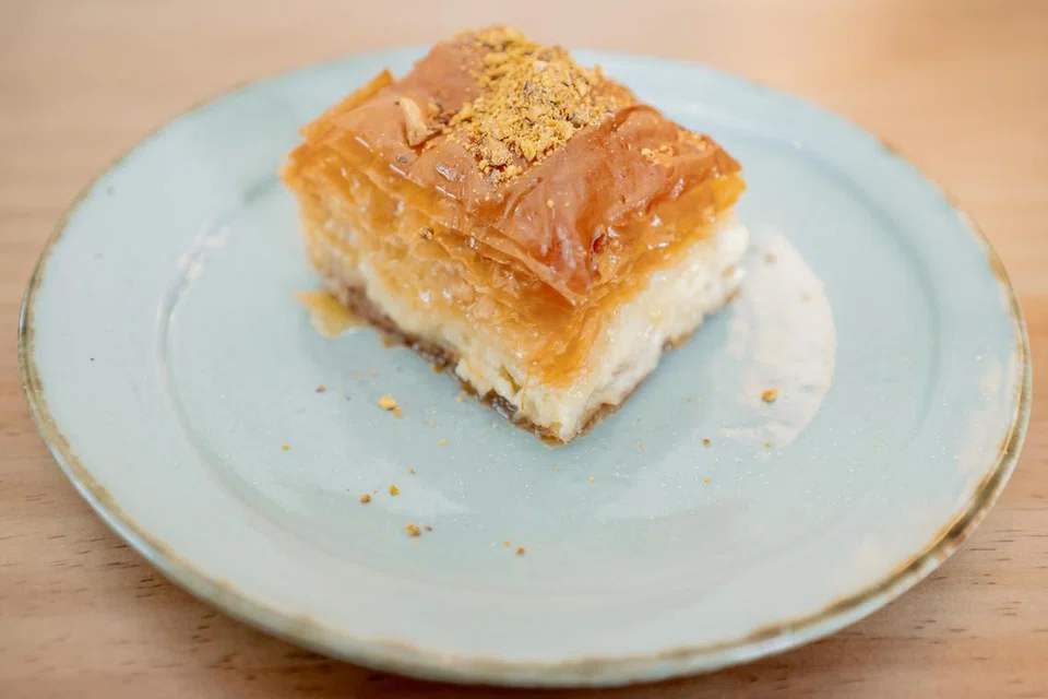 Pencuci mulut, Galaktoboureko Greek Custard Pie.