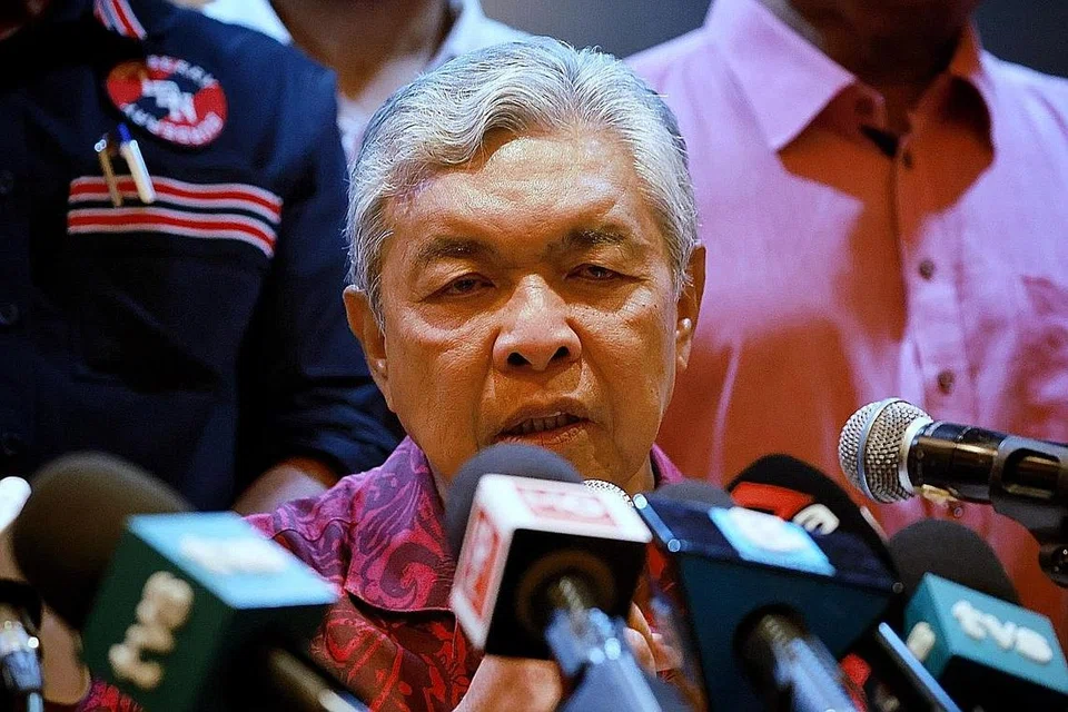 "Tetapi akhirnya, beliau sendiri yang menerima dan melibatkan mereka (DAP) dalam kerajaan. Malah Parti Islam SeMalaysia (PAS) dan PPBM (Parti Pribumi Bersatu Malaysia) juga turut menerima mereka sebelum ini. Hanya kami saja, Umno dan Barisan Nasional (BN) yang tidak." - Presiden Umno, Datuk Seri Dr Ahmad Zahid Hamidi. Beliau kini Timbalan Perdana Menteri dalam Kerajaan Perpaduan pimpinan Datuk Seri Anwar Ibrahim.