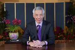 HARAPKAN KERJASAMA SEJAGAT: Perdana Menteri Lee Hsien Loong ketika berucap dalam rakaman video bagi kempen sedunia, Pelan Pemulihan Global Citizen. - Foto MCI 