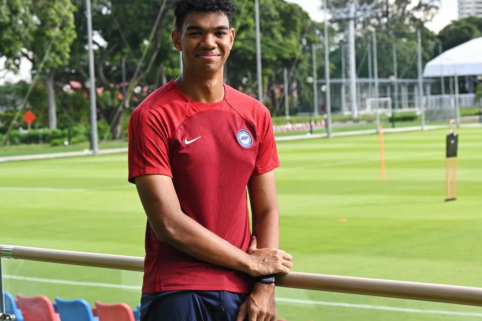 Atlet bola sepak, Jordan Emaviwe, di Hab Bola Sepak Kallang semasa latihan pertamanya pada 27 Mei sejak dipilih dalam skuad Singa oleh jurulatih Tsutomu Ogura untuk menghadapi Korea Selatan dan Thailand.