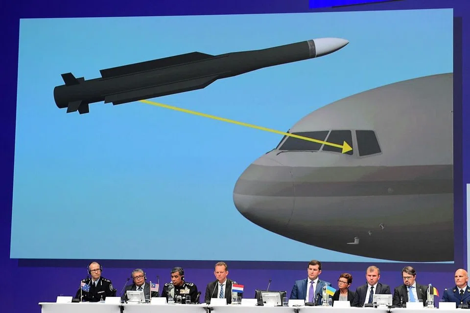 Anggota pasukan antarabangsa menyampaikan dapatan awal siasatan jenayah ke dalam nahas pesawat Malaysia Airlines MH17, di Belanda, pada Rabu (28 Sep). 