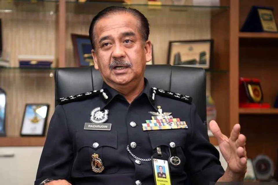 BERI PERINGATAN: Ketua Polis Negara, Tan Sri Razarudin Husain, mengingatkan pegawai dan anggota polis supaya memelihara imej Polis Diraja Malaysia (PDRM) yang sepatutnya mendapat kepercayaan dan keyakinan rakyat.