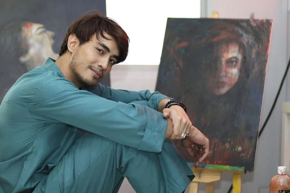 DAMBAKAN WATAK MENCABAR: Menerusi dua projek lakonan di Singapura, Aiman Hakim Ridza berpeluang memecahkan tembok stereotaip menjadi anak orang kaya atau jejaka tampan pemikat dengan membawakan watak pelukis yang dihantui mimpi buruk dalam telefilem seram 'Damia' serta pemuda dengan tumor otak dalam telefilem Hari Raya Haji, 'Mekah Di Hati'. - Foto BM oleh GIN TAY AIMAN: