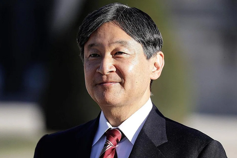 MAHARAJA BARU: Putera Naruhito (atas) akan mengambil alih sebagai Maharaja daripada ayahandanya, Maharaja Akihito. - Foto fail