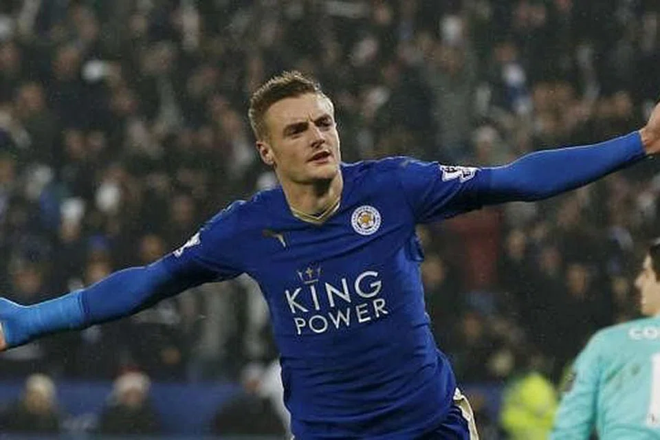 'SENJATA' PASUKAN: Kombinasi tajam Riyad Mahrez dan Jamie Vardy (gambar) memastikan Leicester tidak ketandusan gol manakala penjaga gawang, Kasper Schmeichel, memantapkan benteng pasukan itu. Kelab itu turut memiliki seorang jurulatih yang berpengalaman luas, Claudio Ranieri , bagi mengemudikan cabaran sehingga ke garisan penamat nanti. - Foto-foto AFP, REUTERS