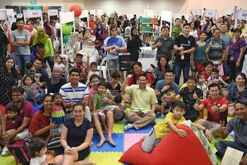 DILANCAR DI WOODLANDS: Penubuhan M³@Woodlands diumumkan Setiausaha Parlimen Kanan (Ehwal dalam Negeri dan Kesihatan), Encik Amrin Amin, di acara Shiok Baby Fest di Kelab Masyarakat Woodlands pada 21 Julai lalu. Acara itu dihadiri Anggota Parlimen (AP) lain kawasan itu termasuk Menteri Pengangkutan, Encik Khaw Boon Wan, Dr Lim Wee Kiak dan Encik Vikram Nair. - Foto BM oleh KHALID BABA 