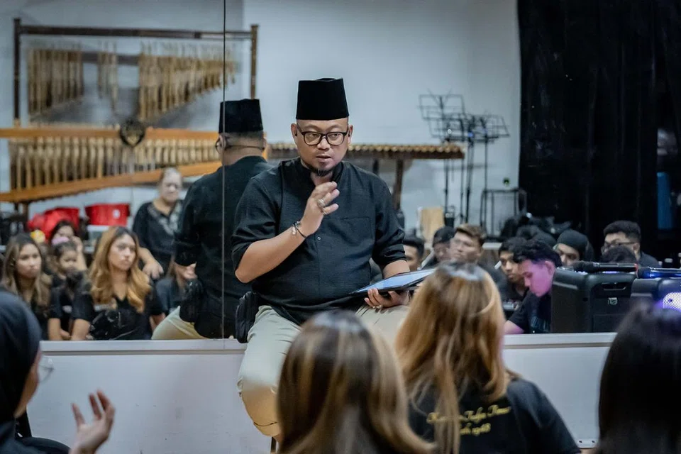 Presiden Persatuan Kuda Kepang Singapura, Encik Iswandiarjo Wismodiarjo, yang juga ketua Kesenian Tedja Timur, berkata kuda kepang memupuk semangat kekitaan dan memberi tujuan kepada individu.