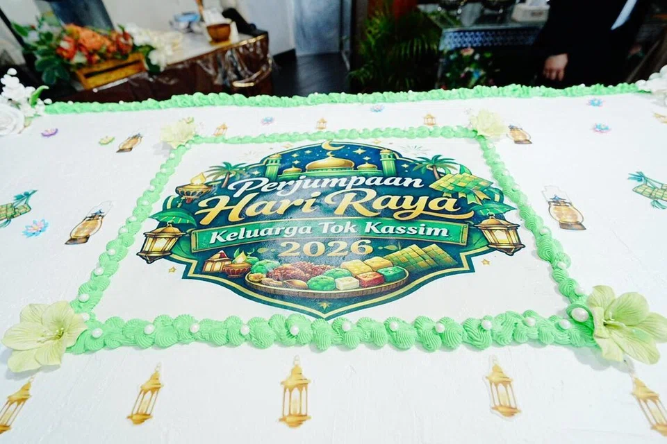 keluarga Tok Kassim, perjumpaan Hari Raya, enam generasi, keluarga besar, Muslim Delights Singapura, Rohaizad Bahari, Hafidah Daud, tradisi Raya Singapura, jejak kasih keluarga.