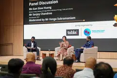 Menteri Negara (Ehwal Luar merangkap Perdagangan dan Perusahaan), Cik Gan Siow Huang (tengah), semasa edisi sulung siri perkongsian pemimpin oleh akhbar tabla!, ‘tabla! Leadership Exchange Series’ pada 21 Oktober.