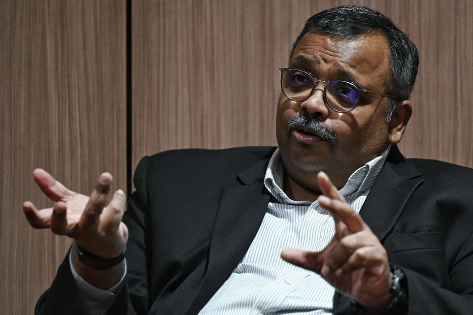 PAPAR KEPENTINGAN ISD: Profesor Pengajian Keselamatan Negara, Pengerusi Provos dalam Pengajian Keselamatan Negara dan Dekan Sekolah Pengajian Antarabangsa S. Rajaratnam (RSIS) di Universiti Teknologi Nanyang (NTU), Dr Kumar Ramakrishna, dalam wawancara dengan Berita Harian baru-baru ini sempena sempena sambutan ulang tahun ke-75 ISD.